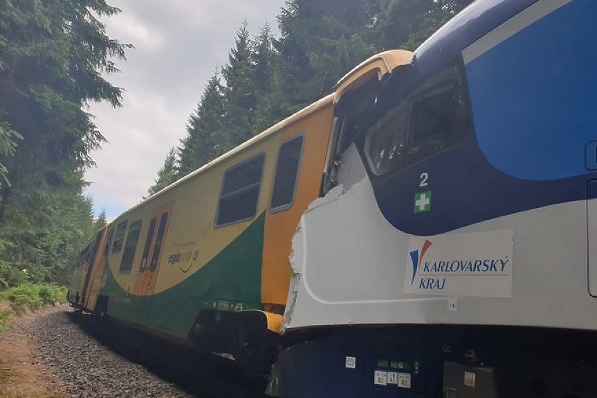 Влак катастрофира в Чехия, четирима загинаха