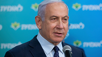 Крайнодесни израелски министри заплашиха в събота че ще свалят министър председателя