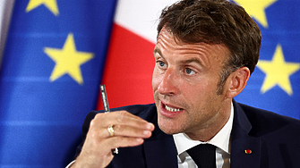 Френският президент Еманюел Макрон призова в сряда съперничещите си партии