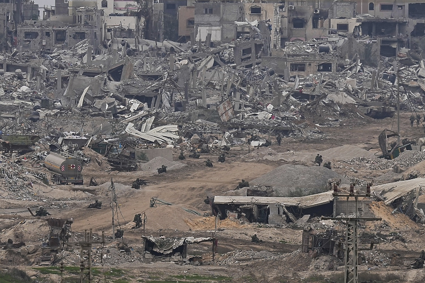Най-малко 18 загинаха след израелски обстрел в Централна Газа
