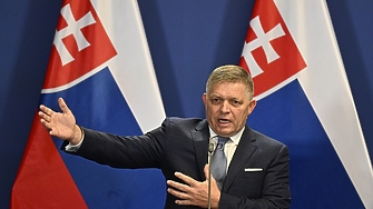 Словашките власти преквалифицираха нападението срещу премиера Роберт Фицо и вече ще