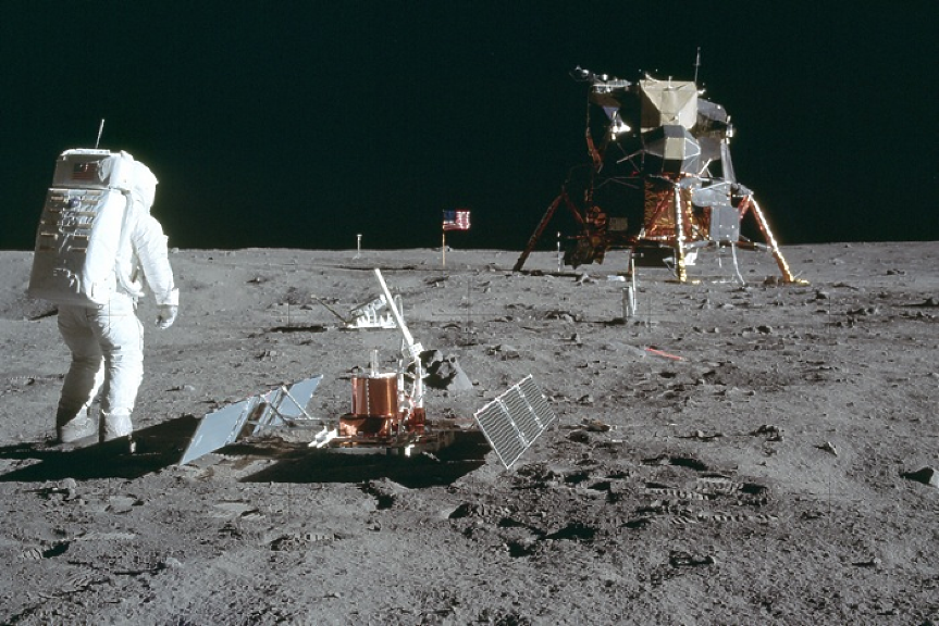 55 години от стъпването на Луната: рекордите, самотникът в Космоса, прахът