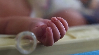 Новороденото което в петък беше транспортирано от Кърджали и настанено