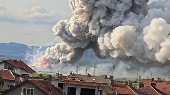 Взривове в складове за фойерверки и евакуация в Елин Пелин (ВИДЕО)
