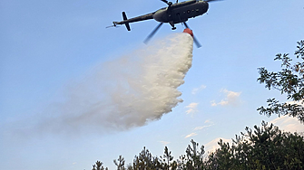 Два хеликоптера и военни помагат за гасенето на пожара на българо-гръцката граница