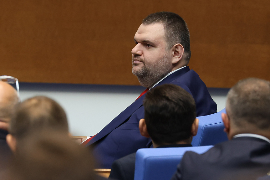 Пеевски уверен, че уставът го пази като председател на ДПС