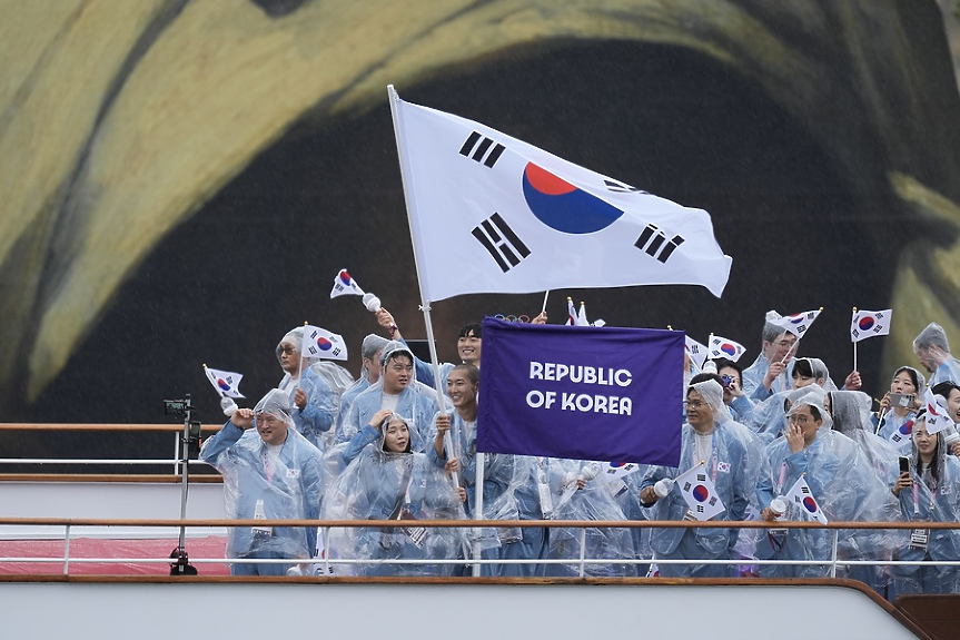 Дипломатически гаф на откриването: делегацията на Южна Корея беше представена като на Северна