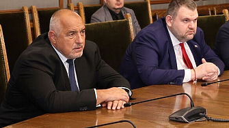 Решението на КС: прозира договорка между лобитата на Пеевски-Борисов и на президента