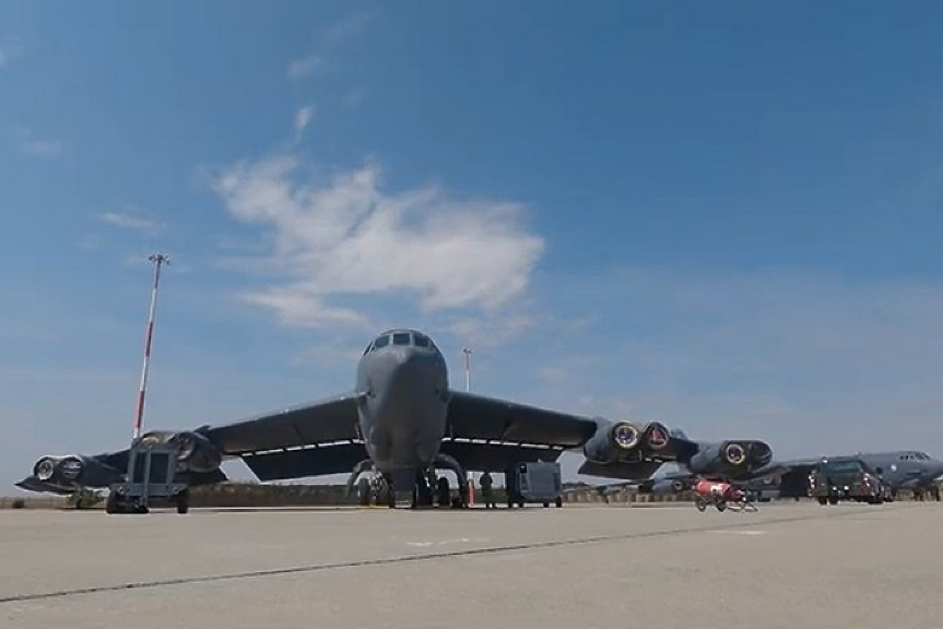 За първи път бомбардировачи Б-52 пристигнаха в Румъния (ВИДЕО)