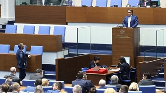 Парламентът отново не успя да избере председател като издигнатият от