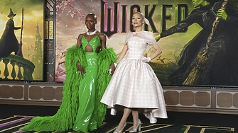 Филмовата адаптация на известния бродуейски мюзикъл Wicked Злосторница оглави боксофис