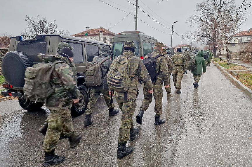 Армията се включи в издирването на 13-годишния Николай