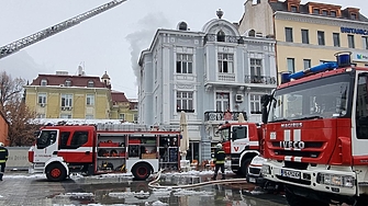 Къща която е паметник на културата гори в центъра на