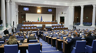 Парламентът продължава да ускорява спирането на избора на Сарафов