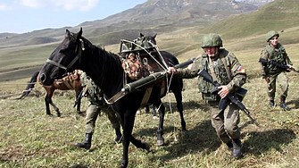 Руската армия воюва на коне и магарета и дори на камили в Украйна