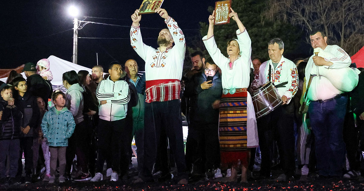 Нито един нестинар не съм видял в храма" vs. "Никой не е срещал нестинар и  в метрото. Как разбираш кой какъв е?"