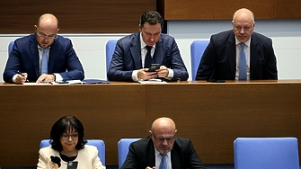 Петият вот на недоверие: Ново начало на амбразурата