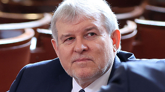 Румен Христов от СДС изскочи с "идея" да се забрани на президента 2 години да се занимава с политика