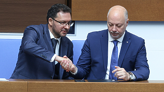 Министър Митов не е от ГЕРБ, а от "Ново начало", обяви Радостин Василев