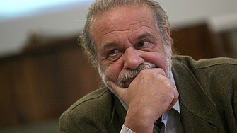 Евгений Дайнов: Мнозинството българи си иска Ориента. Малцинството тегли към Европа