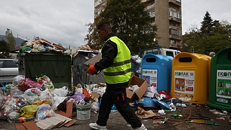"Екобулпак" спира събирането на цветните контейнери в 18 столични района