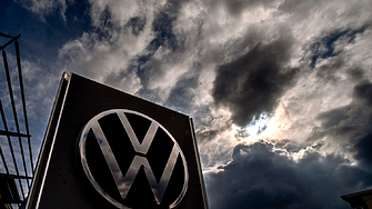 От недостиг на чипове: "Форд" затваря, "Фолксваген" избягва спиране, но опасността остава