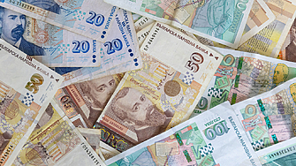 В брой или с карта?