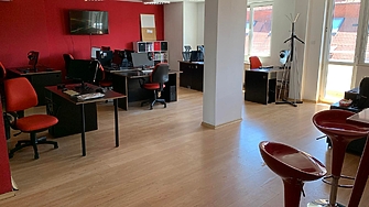 "Да тупаш празен брашнен чувал..." Снежна топка се засилва към малкия бизнес