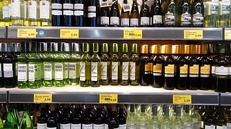 ЕС иска Тръмп да махне митата върху виното, твърдия алкохол и пастата