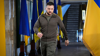 Зеленски допуска скорошен край на войната. Достоен