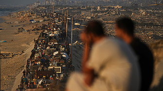 Най-малко 11 души, сред които две деца, бяха убити при израелски удари в Газа