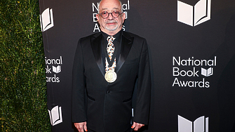 Раби Аламедин и Патриша Смит отличени с Националната литературна награда на САЩ