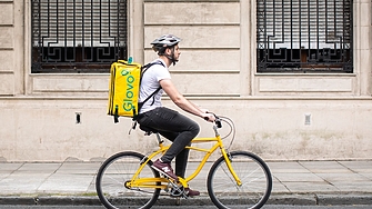 Идва ли краят на плащането кеш, когато куриер ви носи нещо?