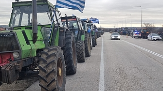 Гръцките фермери обмислят безсрочна блокада на граничните пунктове с България