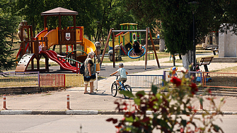 Родителите на деца до 12 години ще могат да са на гъвкаво работно време през цялата година