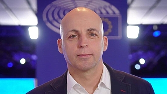 От солидарност с Цънцарова, колегата й Стоян Георгиев подаде оставка