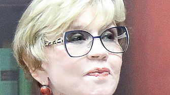 Почина Вера Алентова – звездата от „Москва не вярва на сълзи“