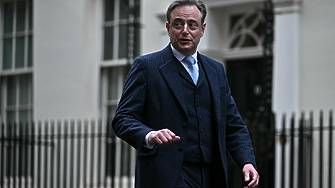 Де Вевер: Репарационният заем е като да изядеш златна кокошка