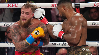 Антъни Джошуа нокаутира Джейк Пол в шести рунд в Маями