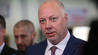 ДЕНЯТ В НЯКОЛКО РЕДА: Билд се гаври с Желязков, "Трети март" иска Радев 