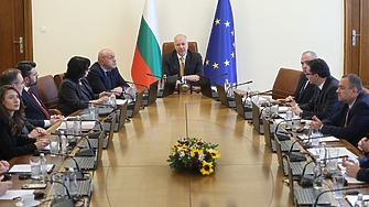 България се приближава "по терлици" към приятелите на Путин и Тръмп в ЕС