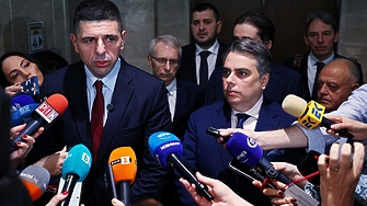 ДЕНЯТ В НЯКОЛКО РЕДА: управляващите оплетени в сценки за бюджета, надцакват се с Асен Василев