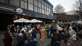 Журналисти пак протестираха пред бТВ в защита на Цънцарова и свободата на словото