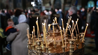 ДЕНЯТ В НЯКОЛКО РЕДА: сняг, послания и Тръмп. И кой е бил истинският Исус