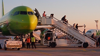 Евродепутатите не остъпват. Обезщетения за пътниците – при тричасово закъснение на полета