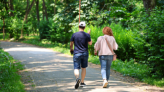 Пет минути повече упражнения и 30 минути по-малко заседяване може да помогнат на милиони да живеят по-дълго