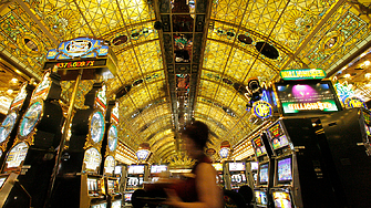 ДЕНЯТ В НЯКОЛКО РЕДА: болен на хазарт носи