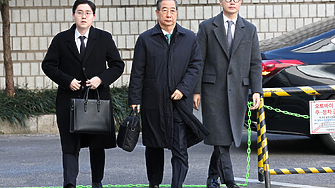 Бившият южнокорейски премиер Хан Док-су бе осъден на 23 години затвор