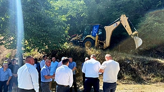 Как го правят в Пеевската Неделино с държавни пари