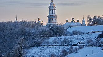 Руски въздушни удари оставиха хиляди сгради в Киев без отопление